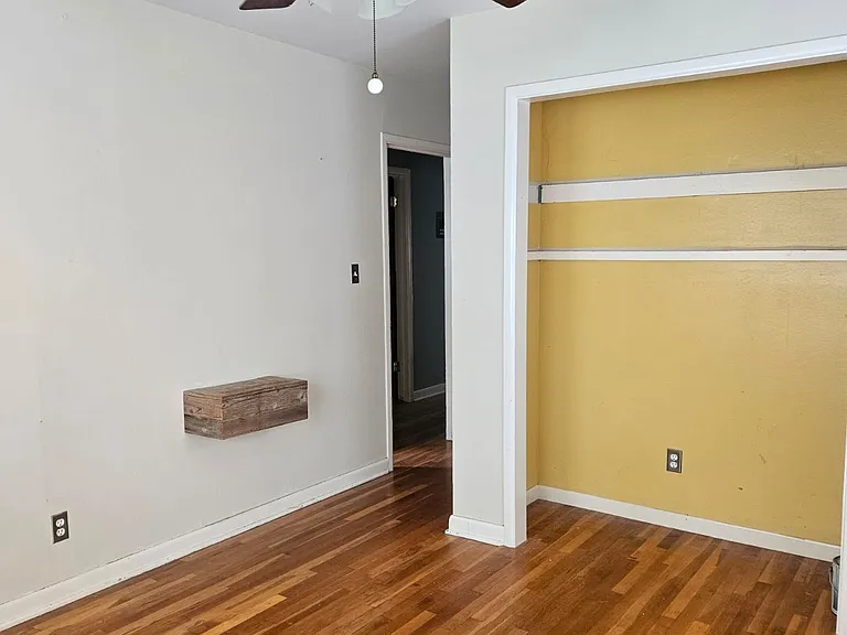 1105 Sycamore St — Photo 5