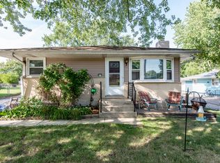 908 Barnhart Ct, Zion, IL 60099