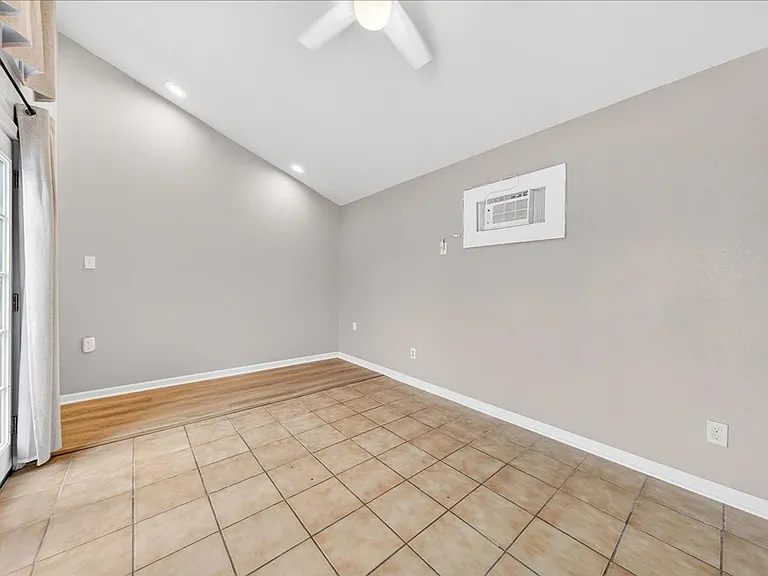 5025 Romford Dr — Photo 43