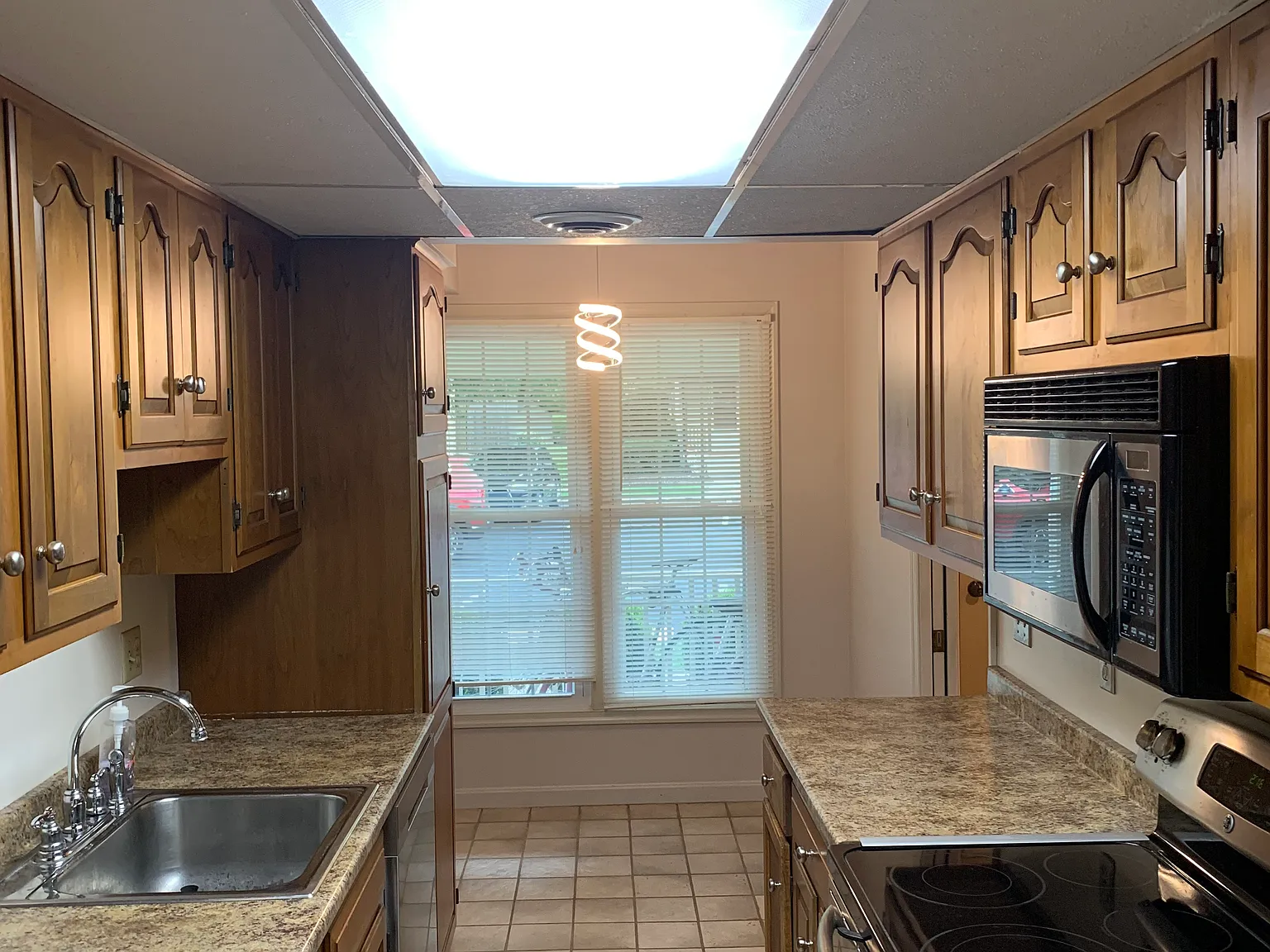 2 bed, 1.5 bath, 1140 sqft, $1,650 — Photo 4