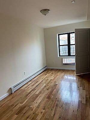3rd image of 753 Elton Ave #3