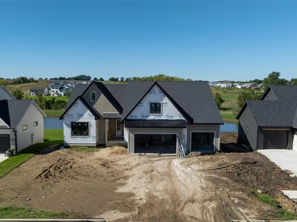 2915 Clearwater Dr, Norwalk, IA 50211