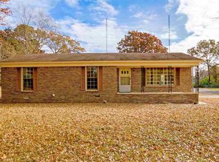 60 Twin Oaks Pl, Jackson, TN 38305