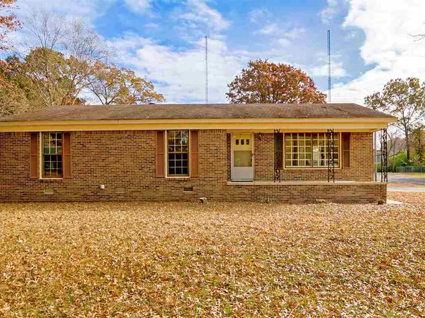 60 Twin Oaks Pl, Jackson, TN 38305