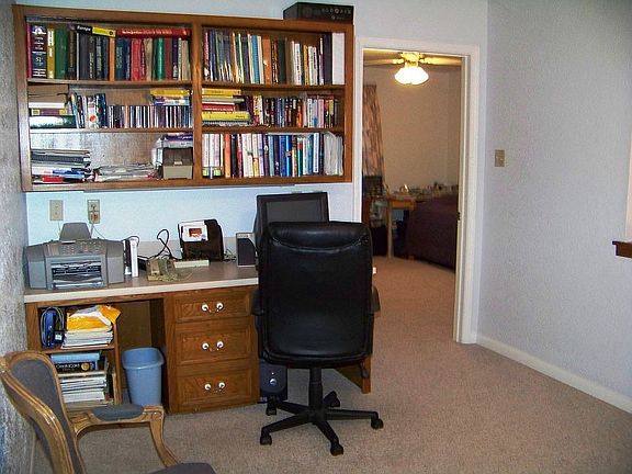 3rd image of 2817 Edgemont Ln