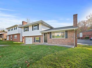 70 Pinecrest Dr, Huntington, WV 25705