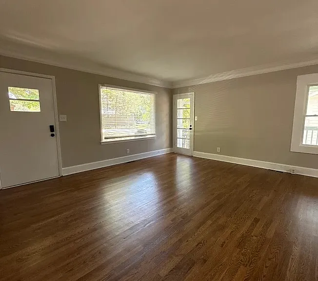 528 Barrington Dr — Photo 7