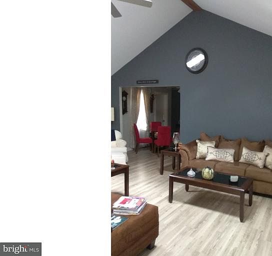 1st image of 7 Beech Dr