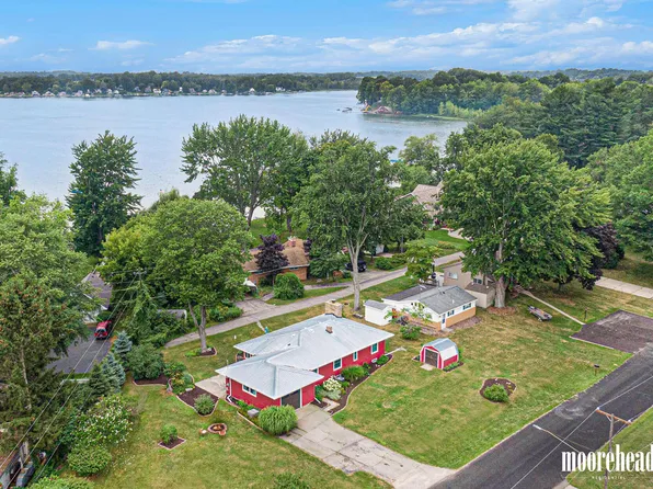 2257 Atkins Drive, Fennville, MI 49408