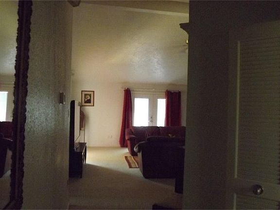 3rd image of 3841 Redbud Dr