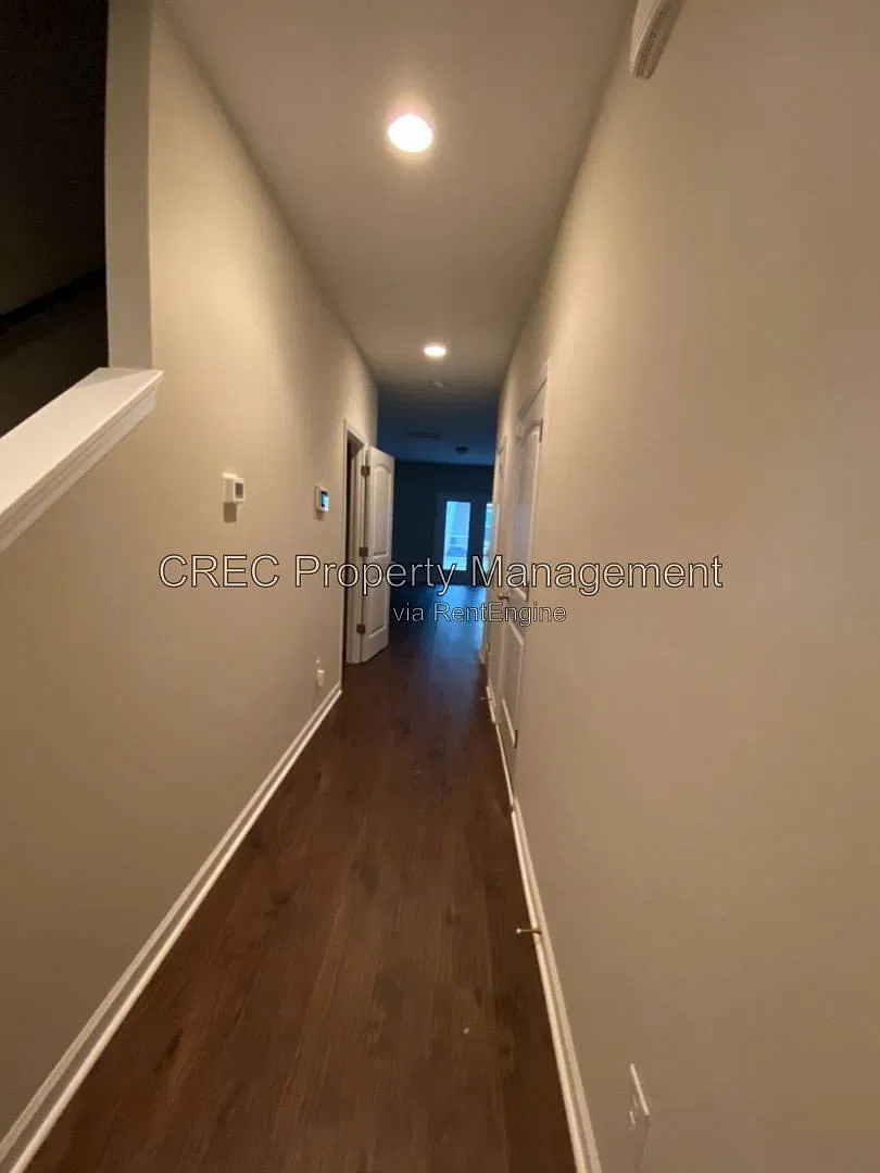 3 bed, 2.5 bath, 1476 sqft, $1,800 — Photo 4