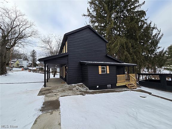 3rd image of 1403 Playford Ave