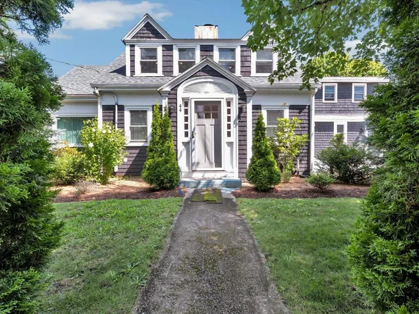 44 Maple Avenue, Hyannis, MA 02601