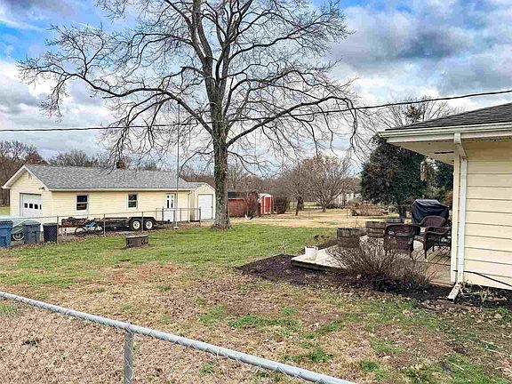 4th image of 300 Williford Rd