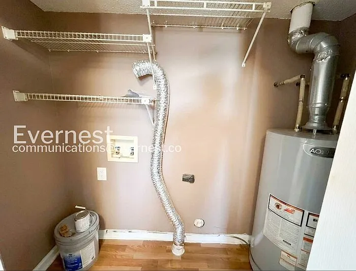 2543 Hampstead Dr — Photo 17