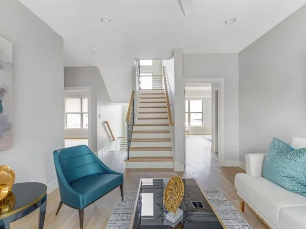 3704 W Beverly Dr, Dallas, TX 75209