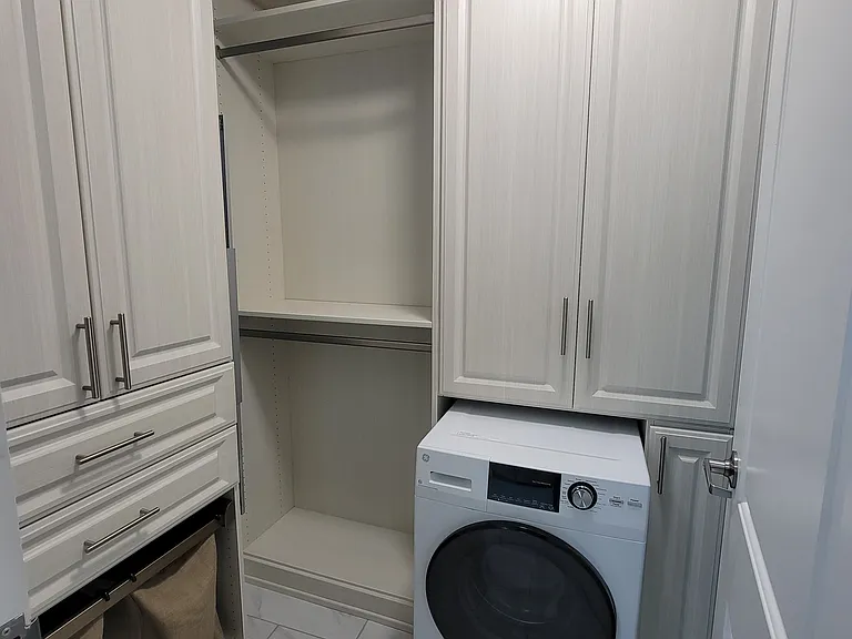 700 E 8th St #11L — Photo 6