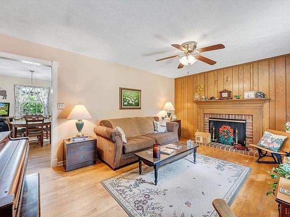 3rd image of 119 Mayfield Dr