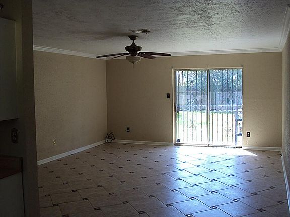 3rd image of 11918 Wessex Dr