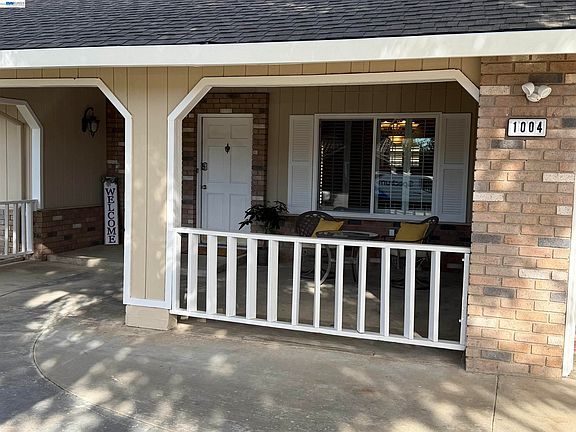 4th image of 1004 Stonum Rd