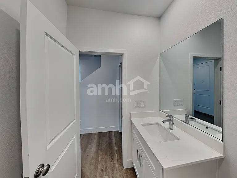 5879 Vaes Dothrak St — Photo 13