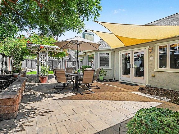 2nd image of 1760 Domaine Way
