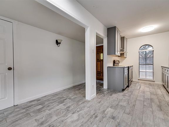 4th image of 1522 Deepwood Dr