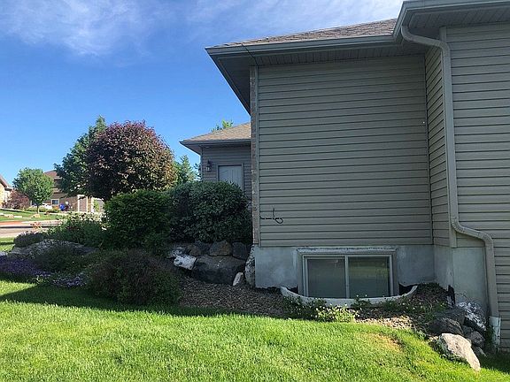 2nd image of 594 Eaglewood Dr