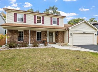 5820 Raintree Ln, Westmont, IL 60559