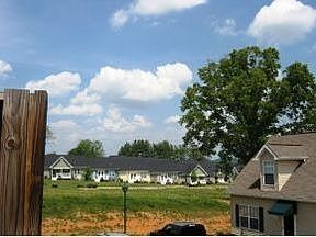 3rd image of 412 Stratford Ct