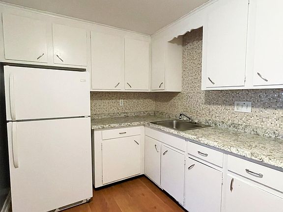 4th image of 30 Marlboro St APT 1B