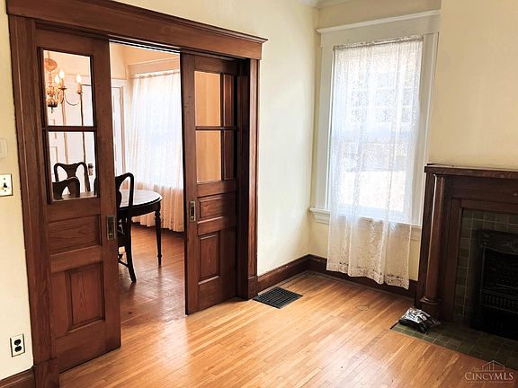 5th image of 2834 Astoria Ave