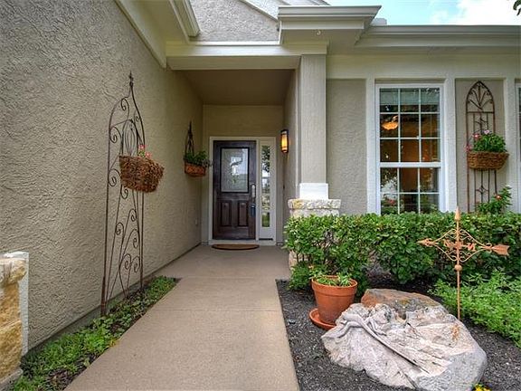 2nd image of 512 Lake Sommerville Trl