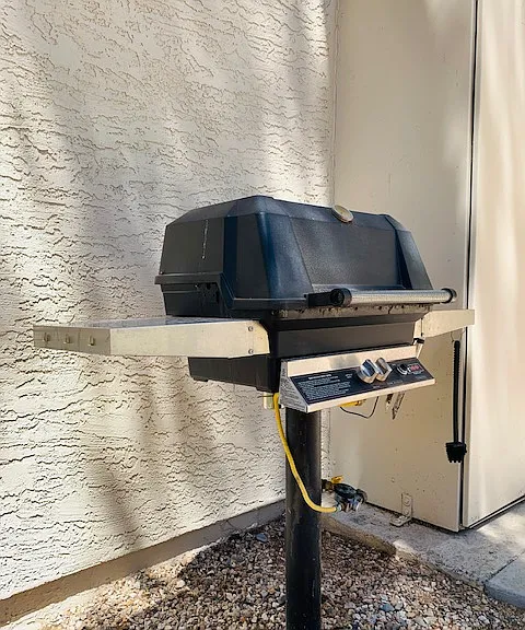 Desert Springs Apartments — Photo 8
