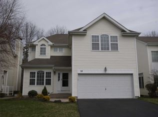 28 Sunflower Ridge Rd, South Setauket, NY 11720