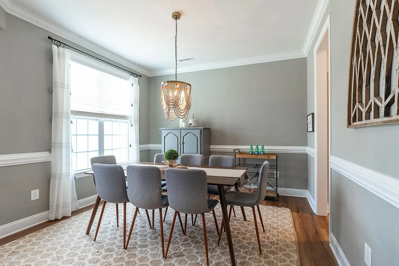 3 bed, 2.5 bath, 2237 sqft, $2,300 — Photo 3