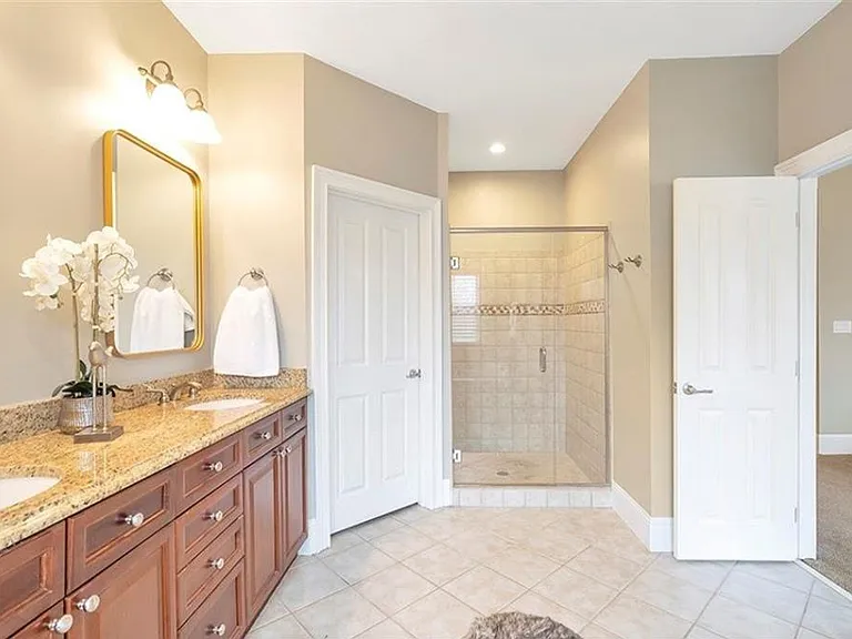 5408 Glenridge Cv — Photo 17