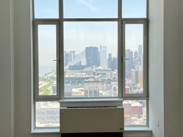 635 West 42nd Street 21C image 3 of 22