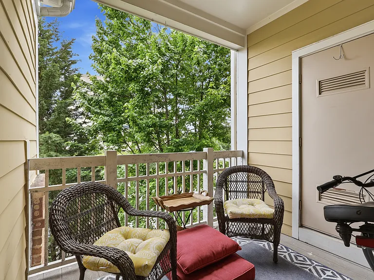 2101 Highcourt Ln #303 — Photo 11