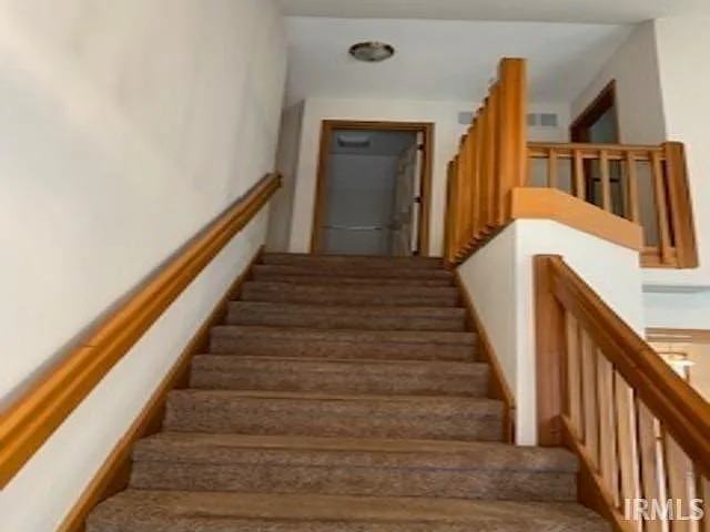 2 bed, 2.5 bath, 3038 sqft, $1,850 — Photo 2