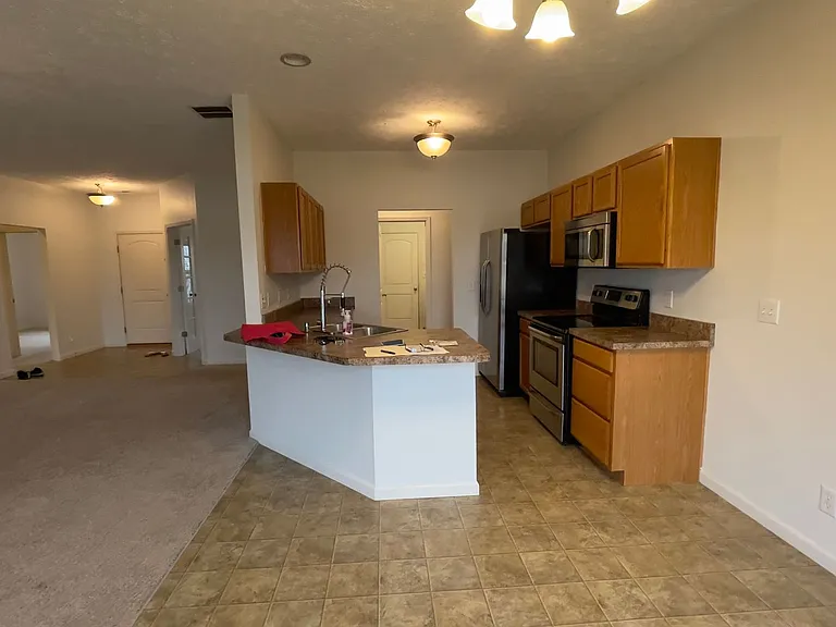 3232 Huxley Dr — Photo 9