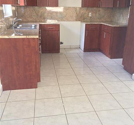 4th image of 595 NW 133rd St