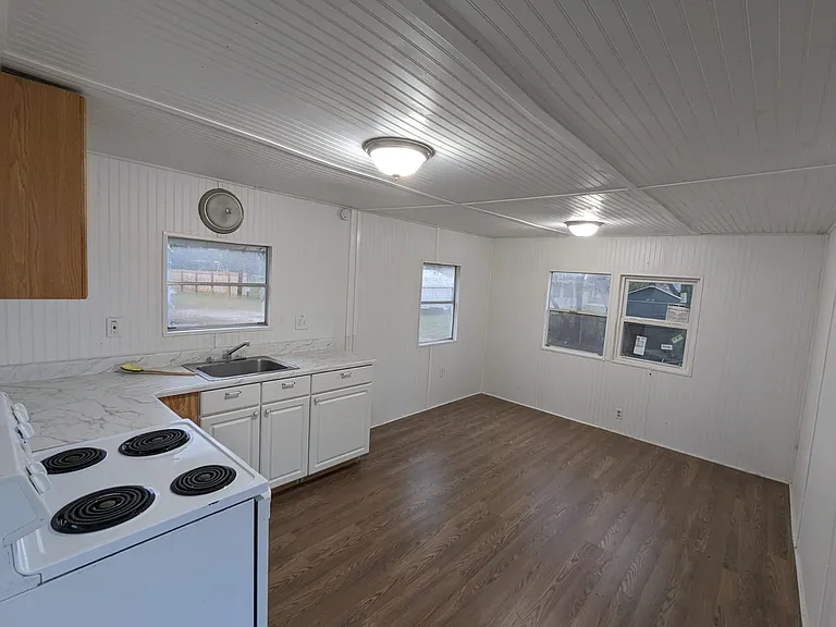 130 Darley Ln — Photo 4