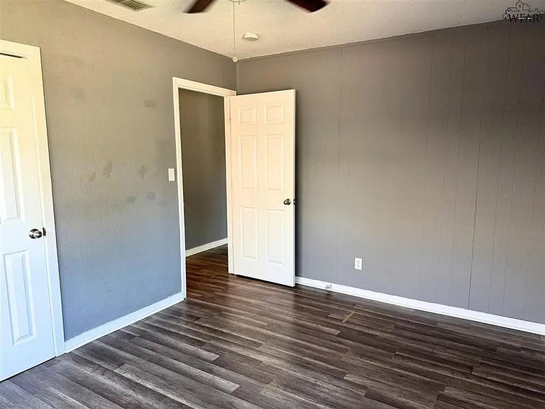 2949 Cunningham Dr — Photo 23