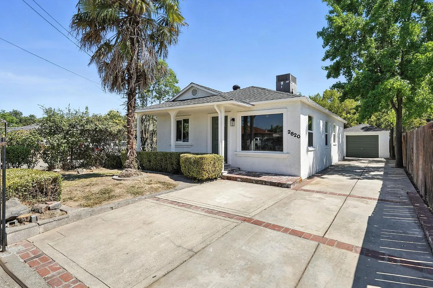 2820 29th Ave photo 1