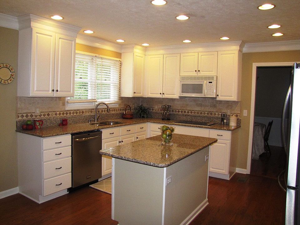 2nd image of 409 Clover Fork Dr
