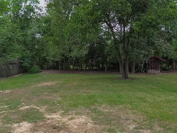 N Oakhurst Dr, Livingston, TX 77351