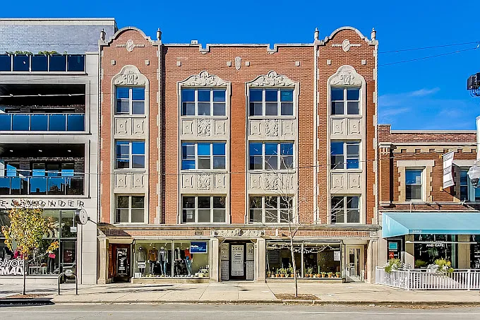 3546 N Southport Ave #204 — Photo 1