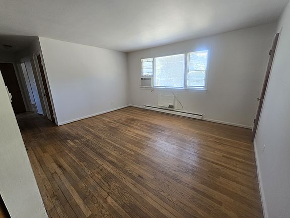 5th image of 3215 Meadowbridge Rd #B0