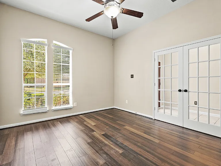 4713 La Escalona Dr — Photo 2
